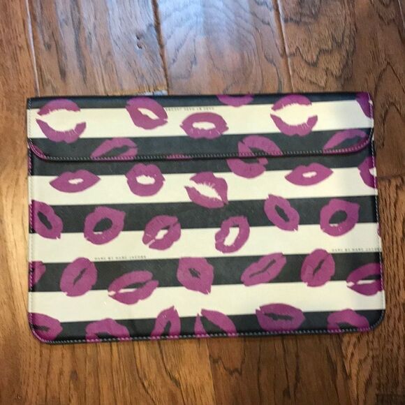 Kiss Kiss Lips Striped Laptop Bag by Marc Jacobs - Picture 1 of 7